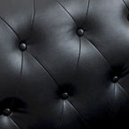 Poltroncina d'appoggio trapuntata in pelle sintetica beige/marrone/nera con dettagli borchiati e gambe intagliate, per 1 persona