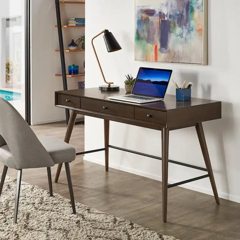 Scrivania da Scrittura Mid-Century Modern in Legno di Gomma Marrone/Noce Scuro con 3 Cassetti e Gambe Affusolate per 1 Persona