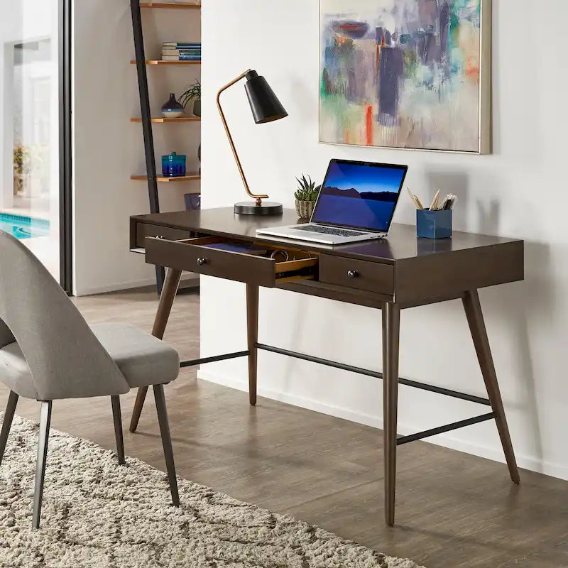 Scrivania da Scrittura Mid-Century Modern in Legno di Gomma Marrone/Noce Scuro con 3 Cassetti e Gambe Affusolate per 1 Persona
