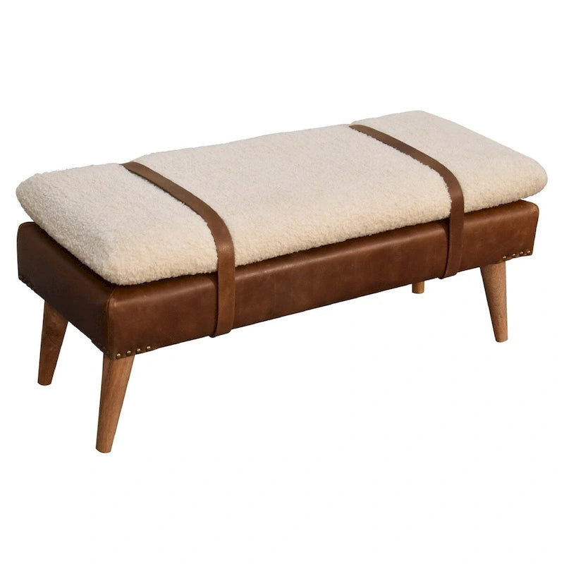 Panca rivestita in bouclé color rovere e pelle di bufalo, con gambe in legno massello, per 2 persone